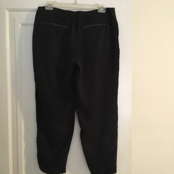 Guess Capris - Picture 4 of 4